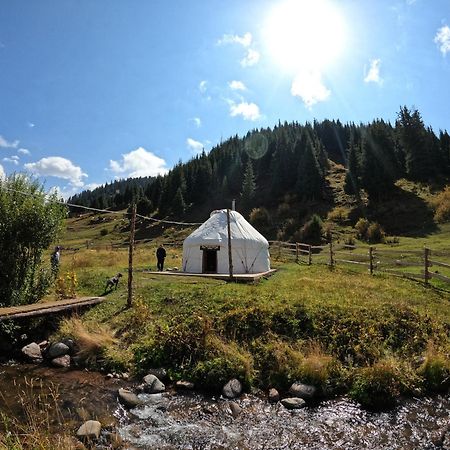 Mine Hostel Dzhergalan Jyrgalan Экстерьер фото