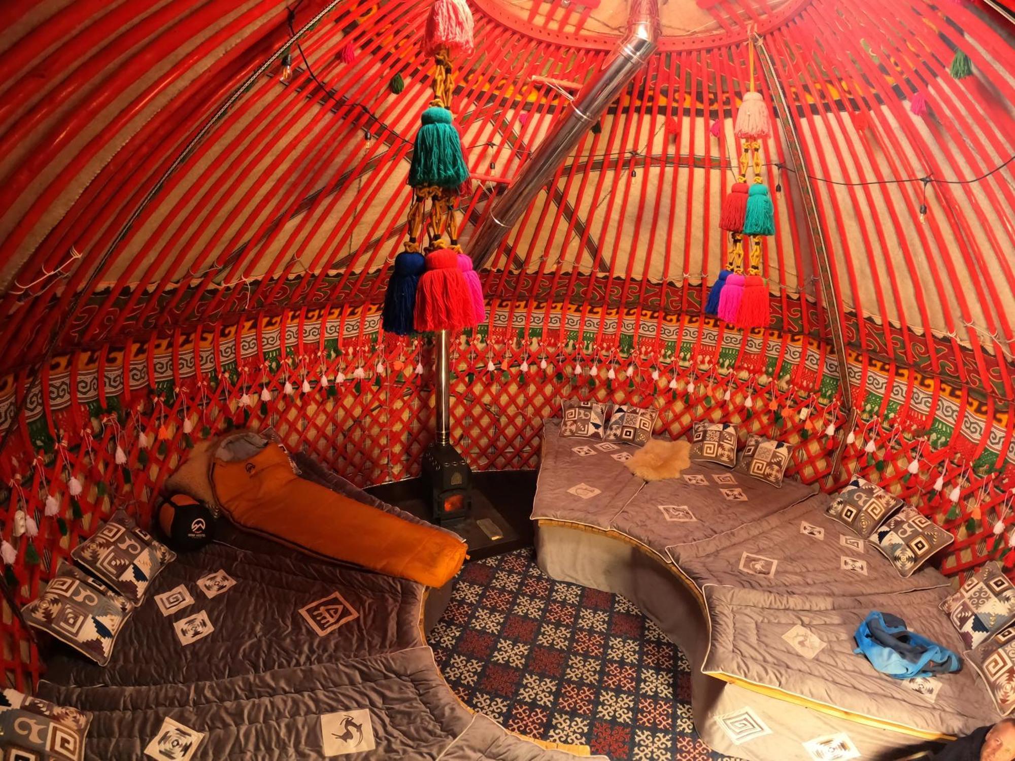 Mine Hostel Dzhergalan Jyrgalan Экстерьер фото