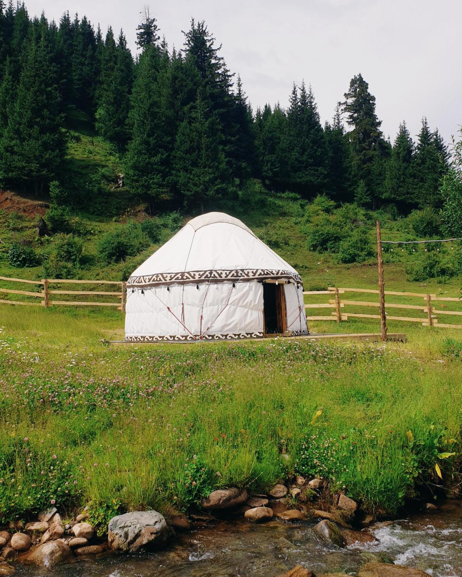 Mine Hostel Dzhergalan Jyrgalan Экстерьер фото