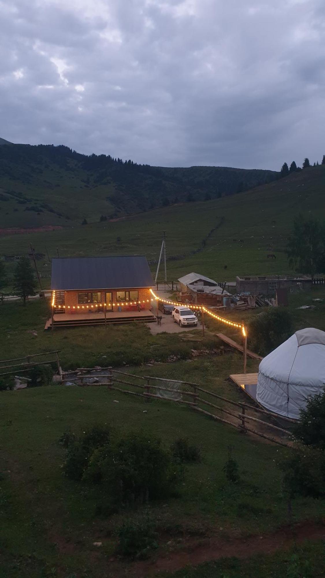 Mine Hostel Dzhergalan Jyrgalan Экстерьер фото